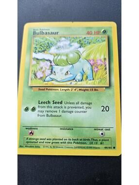 Bulbasaur 40 HP Basic Pokemon Card Shadowless 44/102